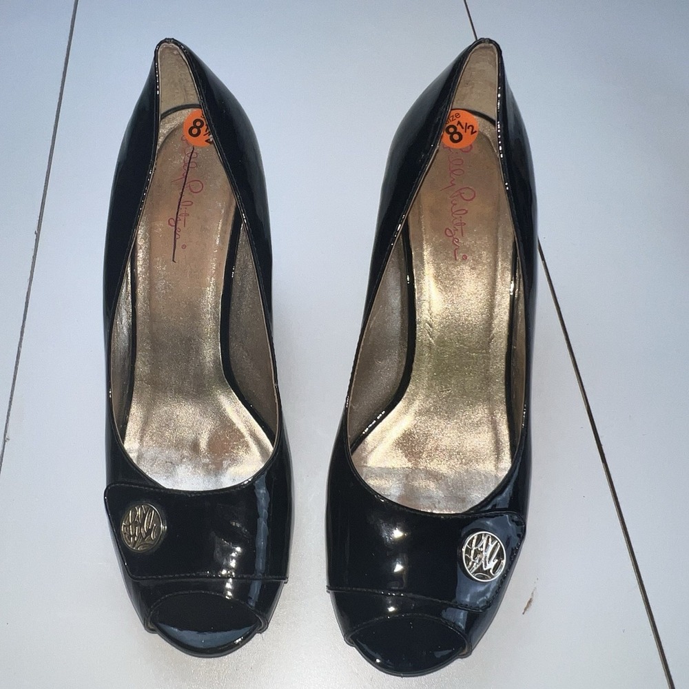Lilly Pulitzer Black Patent Leather Wedge Peep Toe Classic Heels. 8.5 M